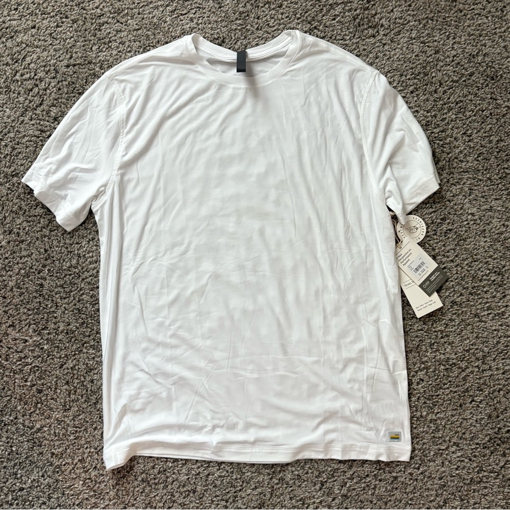 White mens vuori tee